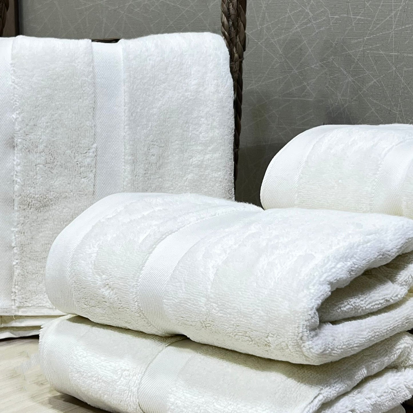 600 GSM Towel 90x140 cm 100% cotton