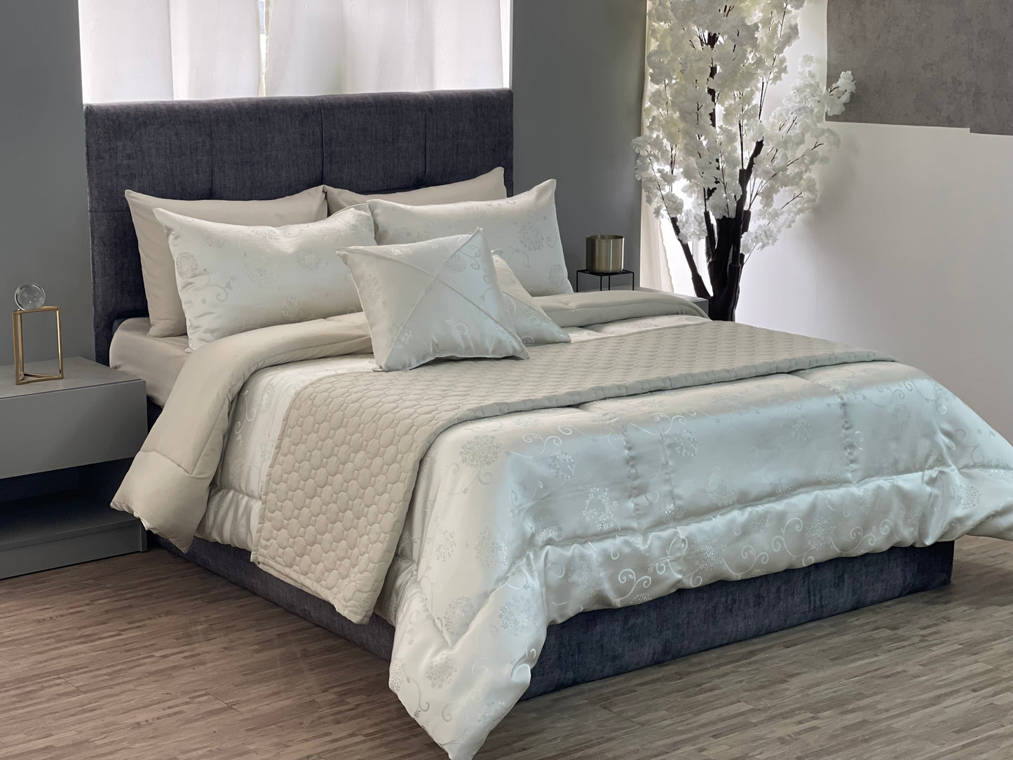 Luxury 9-Piece Jacquard Double Duvet Set with Ultrasonic Comforter