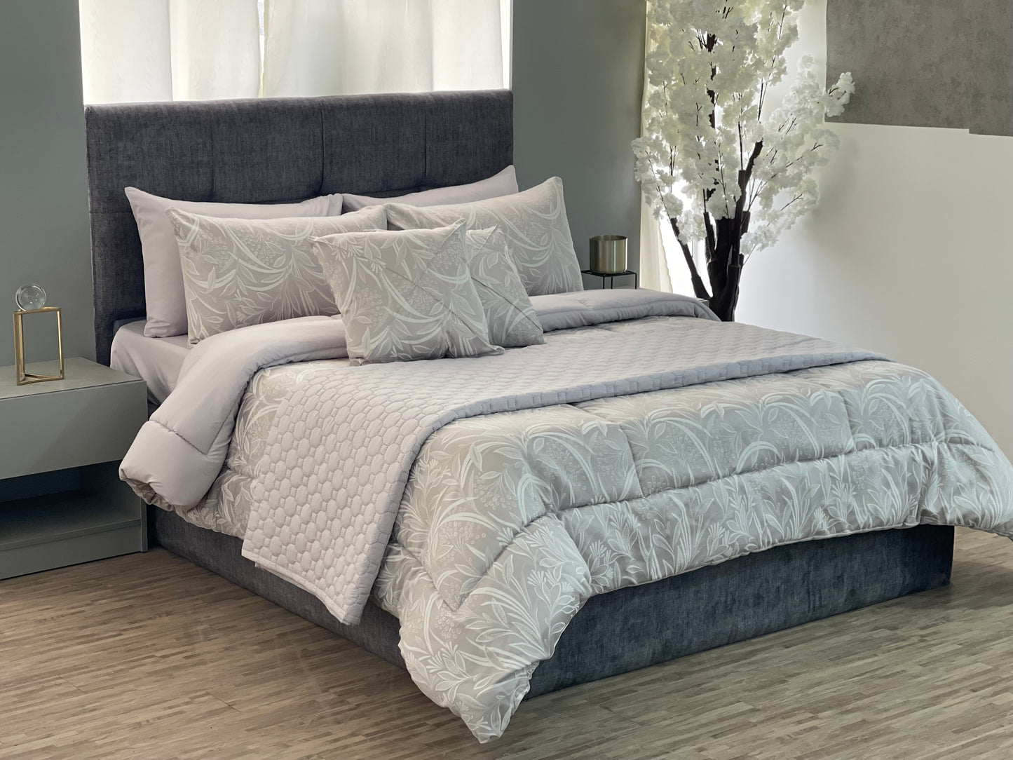 Luxury 9-Piece Jacquard Double Duvet Set with Ultrasonic Comforter