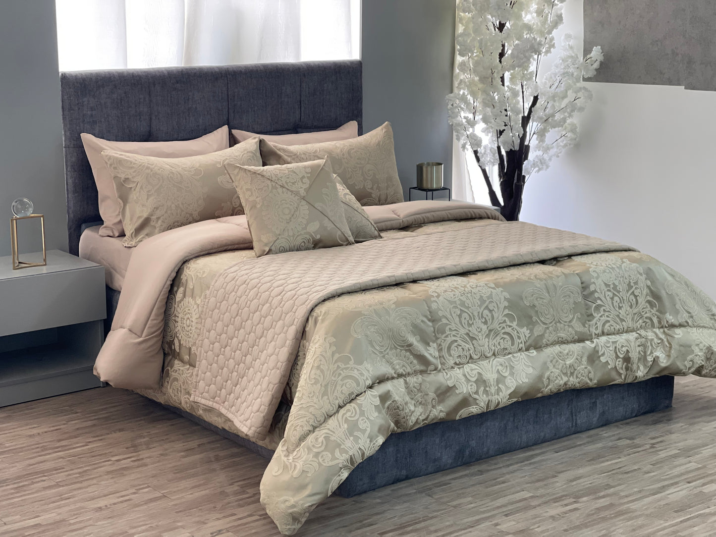 Luxury 9-Piece Jacquard Double Duvet Set with Ultrasonic Comforter