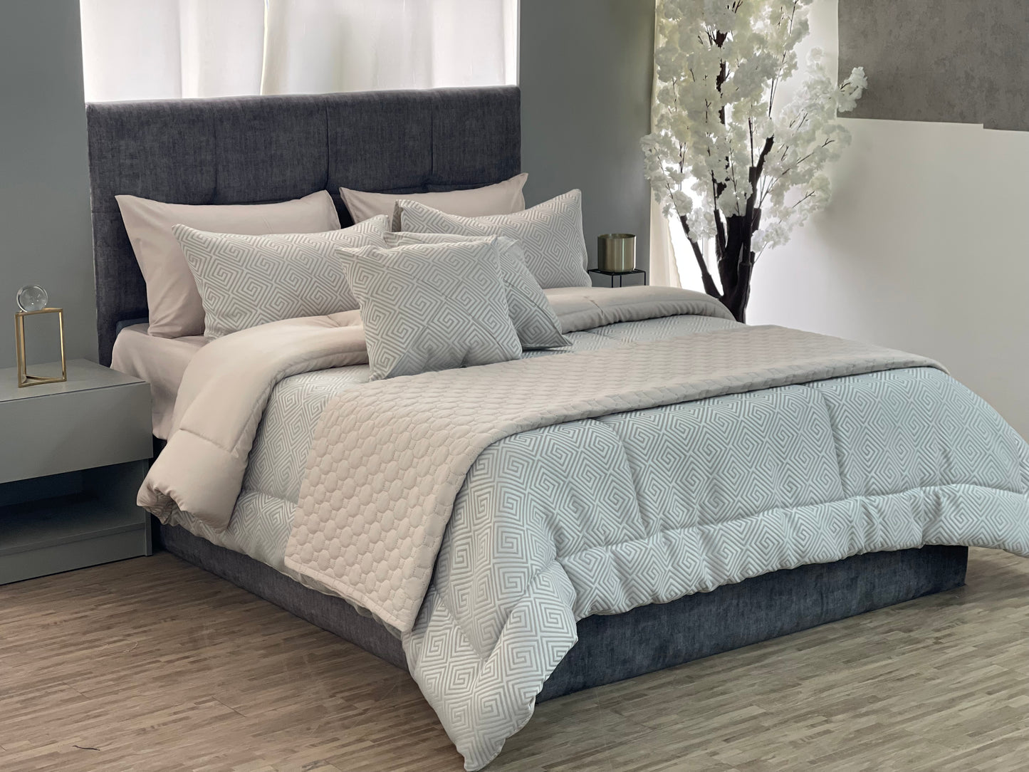 Luxury 9-Piece Jacquard Double Duvet Set with Ultrasonic Comforter
