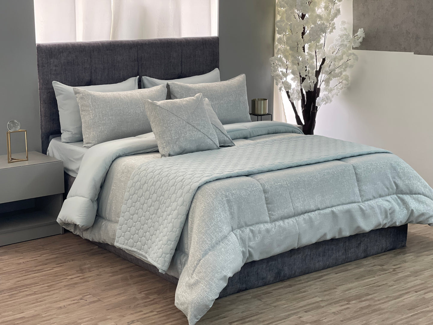 Luxury 9-Piece Jacquard Double Duvet Set with Ultrasonic Comforter