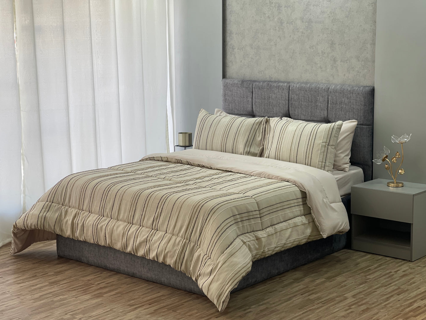 6 Pieces Double Quilt Set Jacquard Embroidery