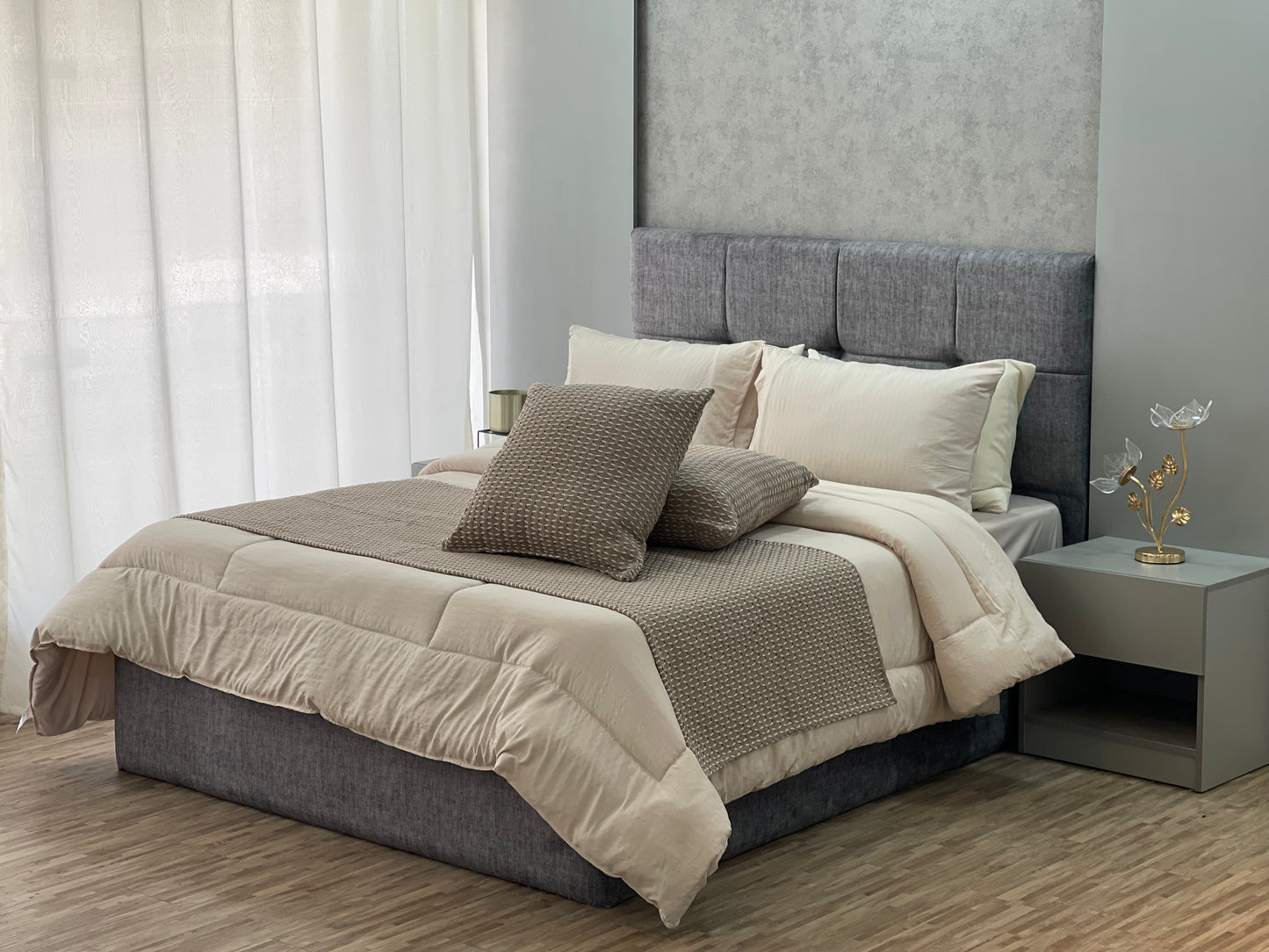 Double Quilt with Runner 9 Pieces