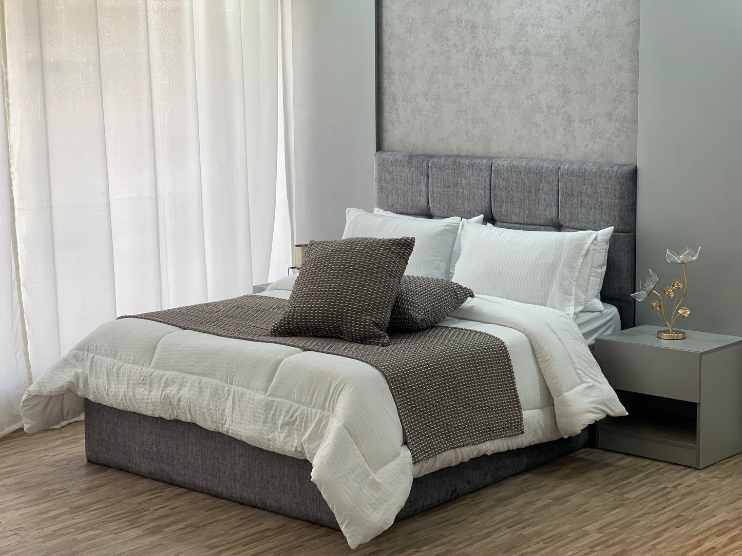 Double Quilt with Runner 9 Pieces