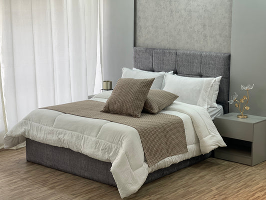 Double Quilt with Runner 9 Pieces