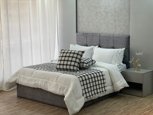 Double Quilt with Runner 9 Pieces